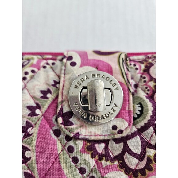 Vera Bradley Very Berry Zip Around Quilted Floral Wallet Twist Lock Retired HTF - Picture 10 of 15